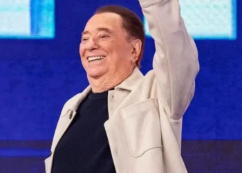 Raul Gil volta atrás na decisão de se aposentar: “Só quando eu morrer”