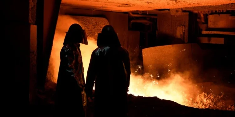 A expectativa do Inda é que as vendas dos distribuidores em outubro somem 343,5 mil toneladas • Foto: Reuters/Fabian Bimmer