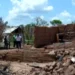 Famílias estão desabrigadas há 57 dias após perderem casas em incêndios