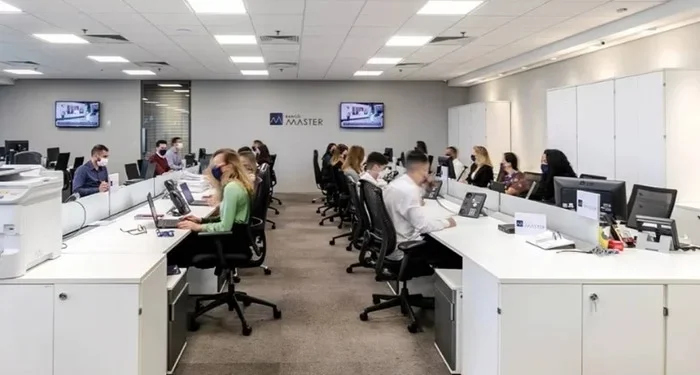 Ágora mantém negociação de ativos do Master. Suspensão é fake news