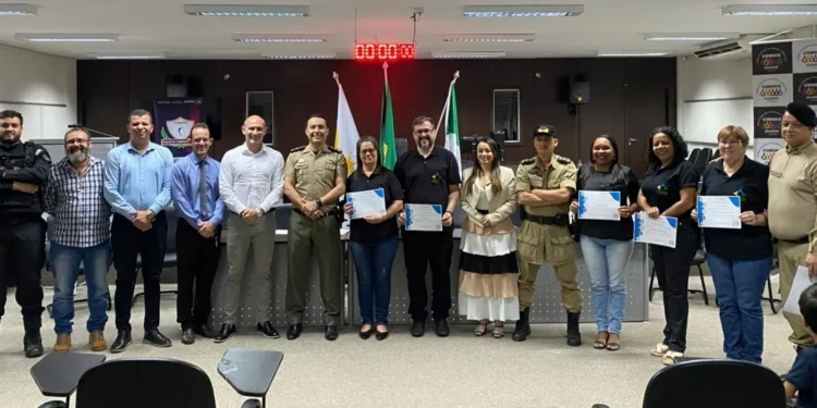A cerimônia foi conduzida pela Diretoria de Polícia Comunitária da SSP/TO, em solenidade realizada no auditório do Fórum de Guaraí - Foto: Divulgação/SSP