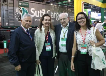 Técnicos do Governo em visita à Atlantic C02, que utiliza tecnologia de combustão capaz de transformar biomassa em bioóleo, biogás e biochar