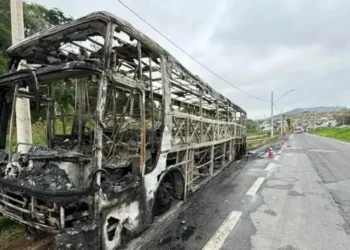 Integrantes da Mancha atearam fogo contra ônibus da Máfia Azul • Rafael Oliva/Itatiaia