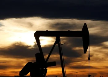 Extracão de petróleo em Loving County, Texas, EUA • Angus Mordant/Reuters