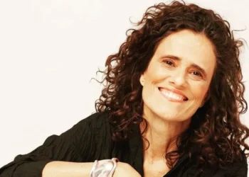 Zélia Duncan completa 60 anos nesta segunda-feira (28) • Instagram/ Zélia Duncan