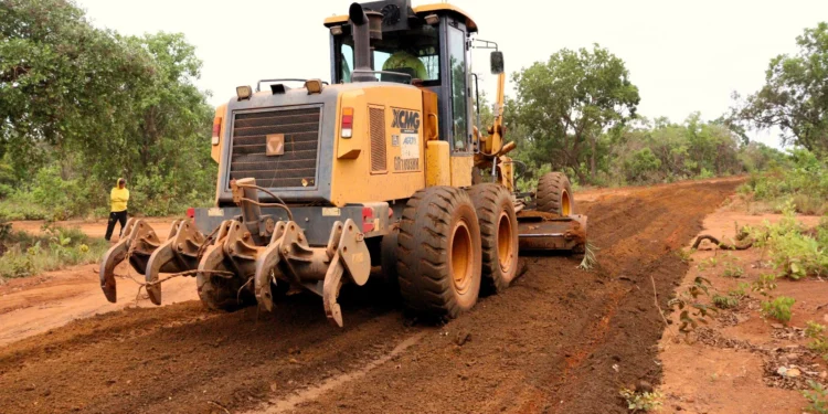 Ageto e prefeitura de Tocantínia se unem na execução das obras de encascalhamento de estrada vicinal na Terra Indígena Xerente