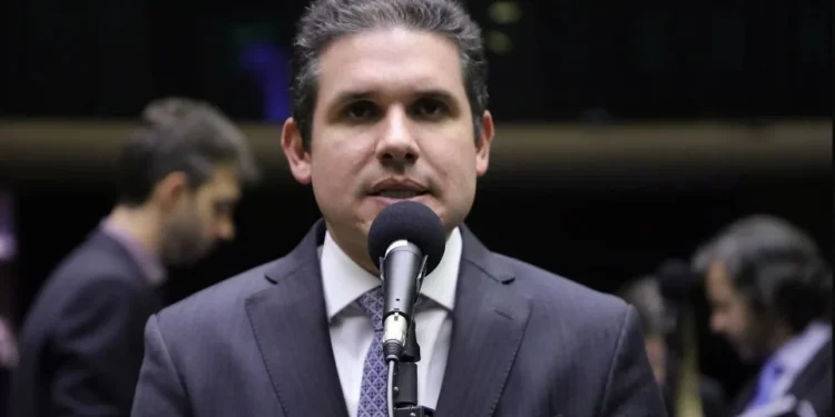 PCdoB declara apoio a Hugo Motta na disputa pela presidência da Câmara