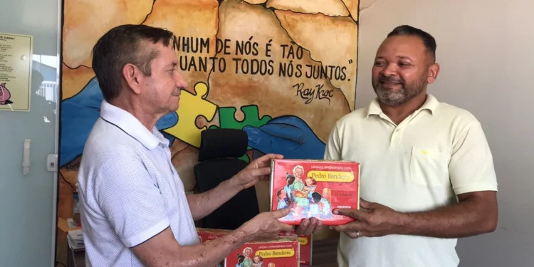 Secretaria de Educação de Tocantínia é contemplada com obras literárias infanto-juvenis de Pedro Bandeira