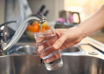 Procedimento foi instaurado após moradores relatarem mau cheiro, cor turva e gosto impróprio para o consumo - Divulgação Web