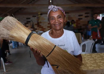 Dona Noemi Ribeiro, carinhosamente chamada de Doutora, expressou sua gratidão pela iniciativa - Walker Ribeiro/Governo do Tocantins