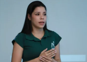 Keila Camile, da Gerência de Atendimento e Análise Técnica, liderou capacitação em Araguaína - Walker Ribeiro/Governo do Tocantins