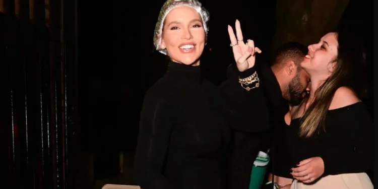 Após 16 horas no salão, Virginia revela novo visual: “Ainda não acostumei”