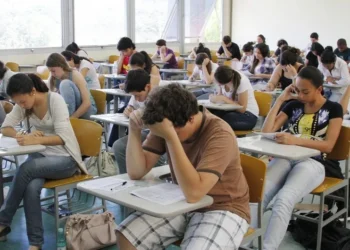 Resumos e mapas mentais são estratégias de estudos para a reta final • Marcos Santos/USP Imagens