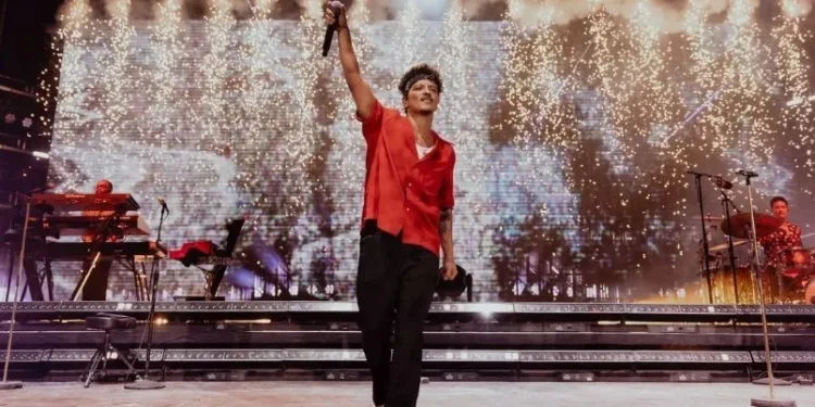 Bruno Mars ainda fará 3 shows no Brasil; veja ingressos disponíveis