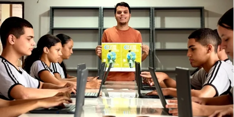 Estudantes do Colégio Militar João XXIII comemoram a conquista de 11 medalhas