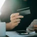 Juro do rotativo do cartão de crédito vai a 438,4% em setembro, diz BC
