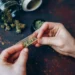 Maconha está associada a mudanças na estrutura cerebral, sugere estudo
