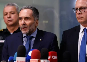 O secretário Nacional de Segurança Pública, Mário Luiz Sarrubbo, se reuniu com o secretário de Segurança Pública do Rio de Janeiro, Victor dos Santos • Tânia Rêgo/Agência Brasil