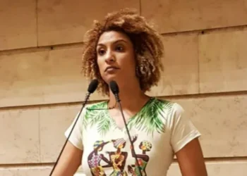 Socióloga e mestre em Administração Pública, Marielle Franco era vereadora do Rio de Janeiro. Ela foi assassinada em 14 de março de 2018 em um atentado ao carro onde ela estava; 13 tiros atingiram o veículo • Reprodução/Instagram