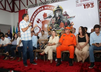 Entre as ações, o coronel Ornelas e o governador Wanderlei Barbosa celebram a inauguração da CIBM, em Guaraí