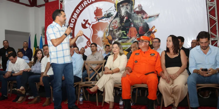 Entre as ações, o coronel Ornelas e o governador Wanderlei Barbosa celebram a inauguração da CIBM, em Guaraí