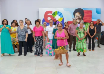 Grupo de teatro formado por idosos do Cras Karajá I fez apresentação bem humorada durante evento