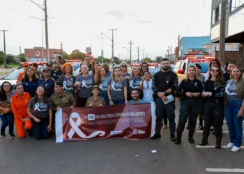 Semus, parceiros e população em geral durante I Campanha do Laço Branco em Palmas