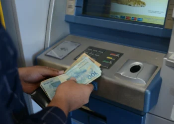 Com saque disponível, servidores têm oportunidade de quitar as dívidas e antecipar as compras de Natal