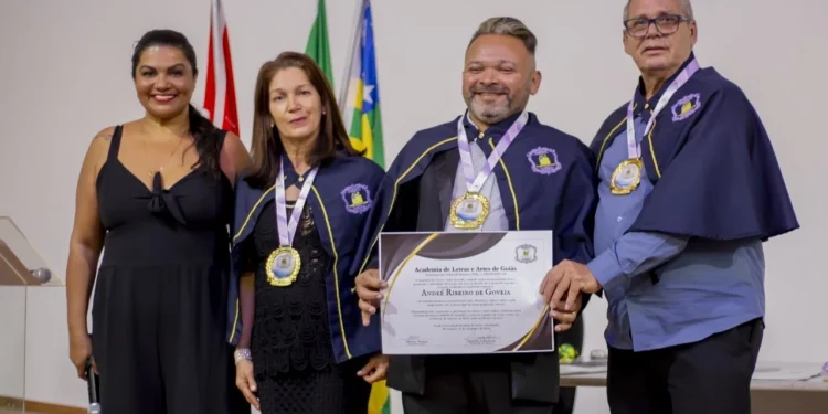 Tocantinense André Goveia é empossado na Academia de Letras e Artes de Goiás