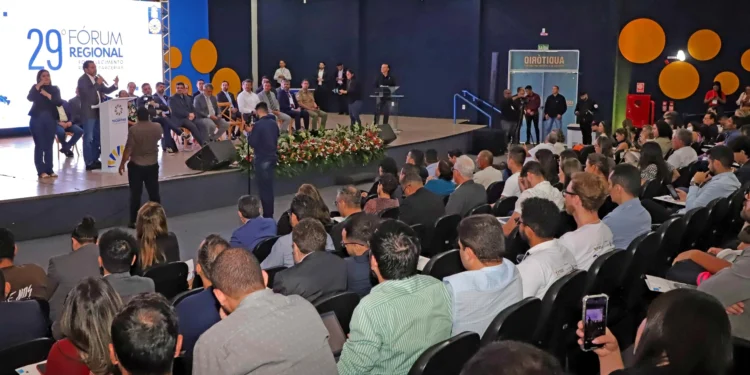 Governador Wanderlei Barbosa destaca importância da qualificação dos servidores durante abertura do Fórum Regional para Fortalecimento da Rede de Parcerias