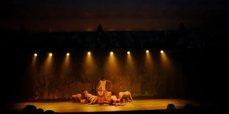 Balé Popular do Tocantins encanta público na primeira noite de apresentações do espetáculo “Entre o Tempo”