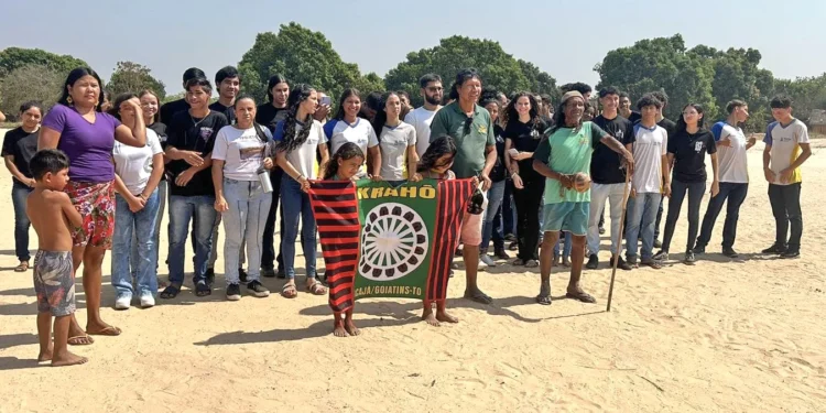 Alunos do Colégio Estadual de Itacajá visitam aldeia Manoel Alves