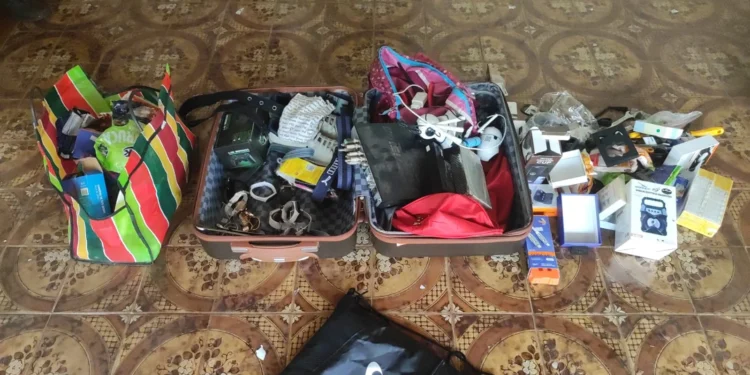 Objetos furtados encontrados com o segundo suspeito preso - Divulgação PCTO