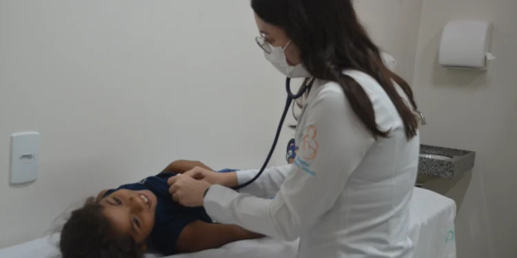 O  Novembro Dourado busca destacar a importância do diagnóstico precoce do câncer