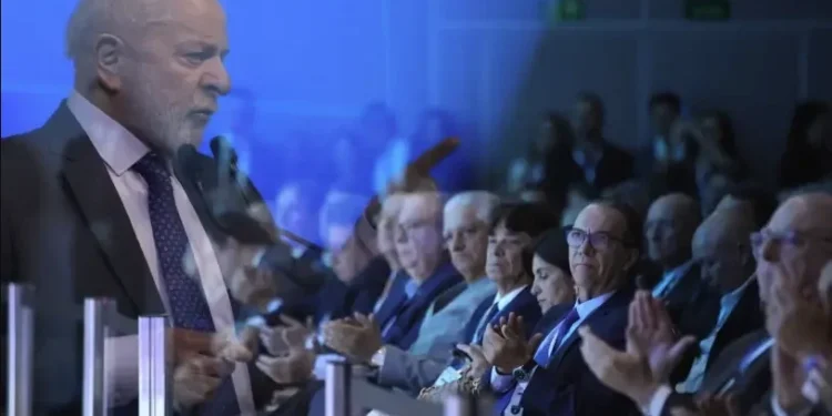 Microeconomia recebe destaque na abertura do 14º Encontro Nacional da Indústria