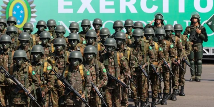 Elevar idade de aposentadoria militar traria economia de R$ 12 milhões, avalia CLP