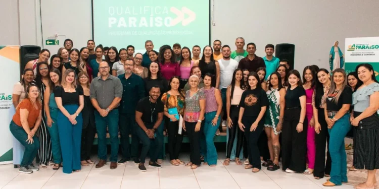 Qualifica Paraíso realiza treinamento de vendas para o Natal