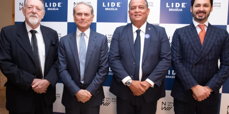 Senador Eduardo Gomes defende equilíbrio entre inteligência artificial e emocional durante evento em Brasília