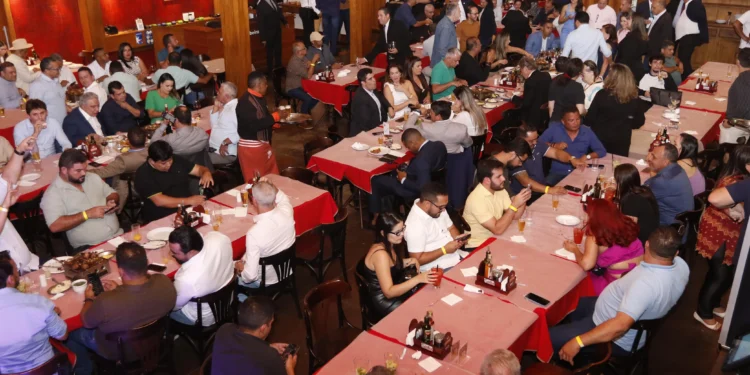 Senador Eduardo Gomes participa de jantar com governador Wanderlei Barbosa e prefeitos eleitos e reeleitos