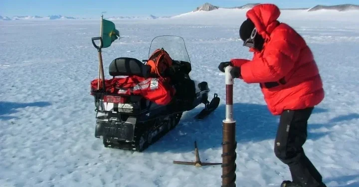 Brasil lidera expedição de navegação costeira na Antártida