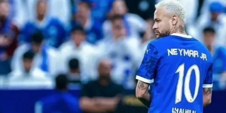 Neymar deixou o campo sentindo dores no duelo entre Al-Hilal e Esteghlal pela Champions da Ásia • Divulgação/Al-Hilal