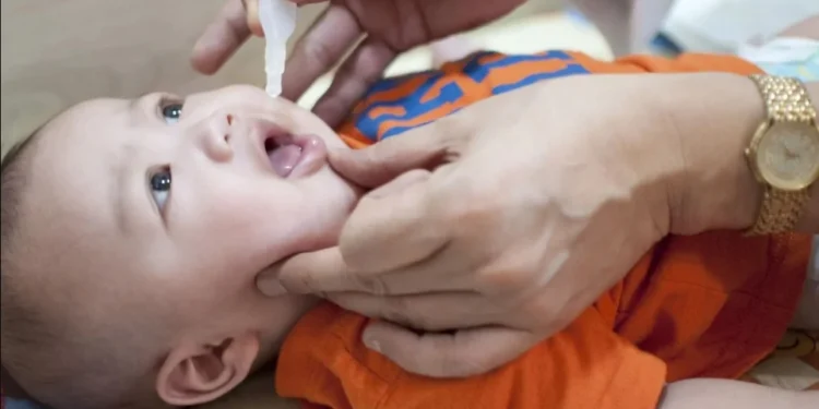 A vacina contra poliomielite é a única forma de prevenção contra a doença • Karl Tapales/GettyImages