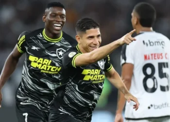 Botafogo e Vasco duelaram no Nilton Santos pela 32ª rodada do Brasileirão • Vítor Silva/Botafogo