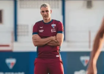 Juan Pablo Vojvoda em treinameno do Fortaleza no CT do clube • Renan Rocha/FEC