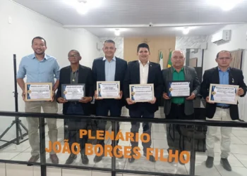 Moções de Aplausos aos vereadores
Foto: Portal LJ