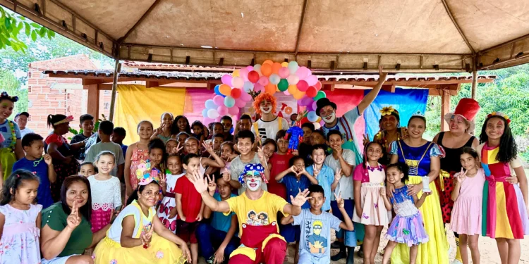 Palhaço Picolé realiza ações na Zona Rural de Miracema