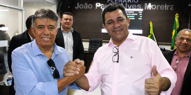Em Tocantínia Manoel Silvino renuncia e João Alberto assume definitivamente a prefeitura