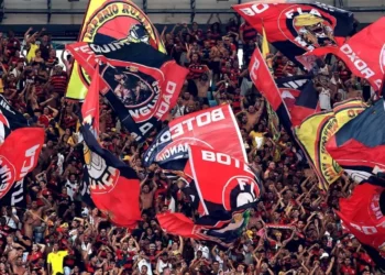 Torcida do Flamengo em jogo no Maracanã • Buda Mendes/Getty Images