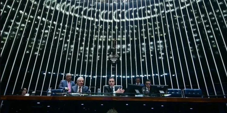 Senado retoma votação de projeto sobre emendas parlamentares nesta segunda (18)