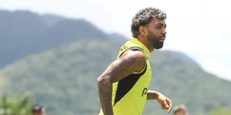 Fortaleza e Flamengo jogam para manter vivo sonho do título no Brasileirão